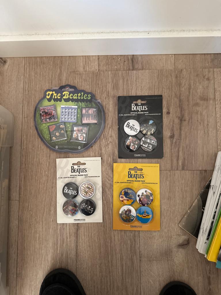 The Beatles Official Badge Pack - Diverse Collectie, Ophalen of Verzenden, Nieuw, Overige onderwerpen, Speldje of Pin