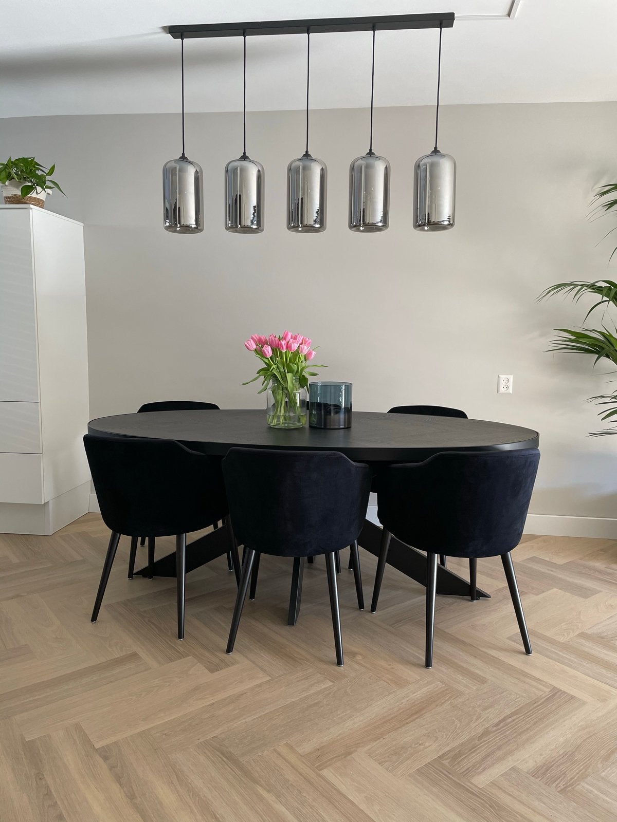 Zwarte ovale eettafel visgraat 200x100 cm, Ophalen, Gebruikt, 100 tot 150 cm, Vijf personen of meer