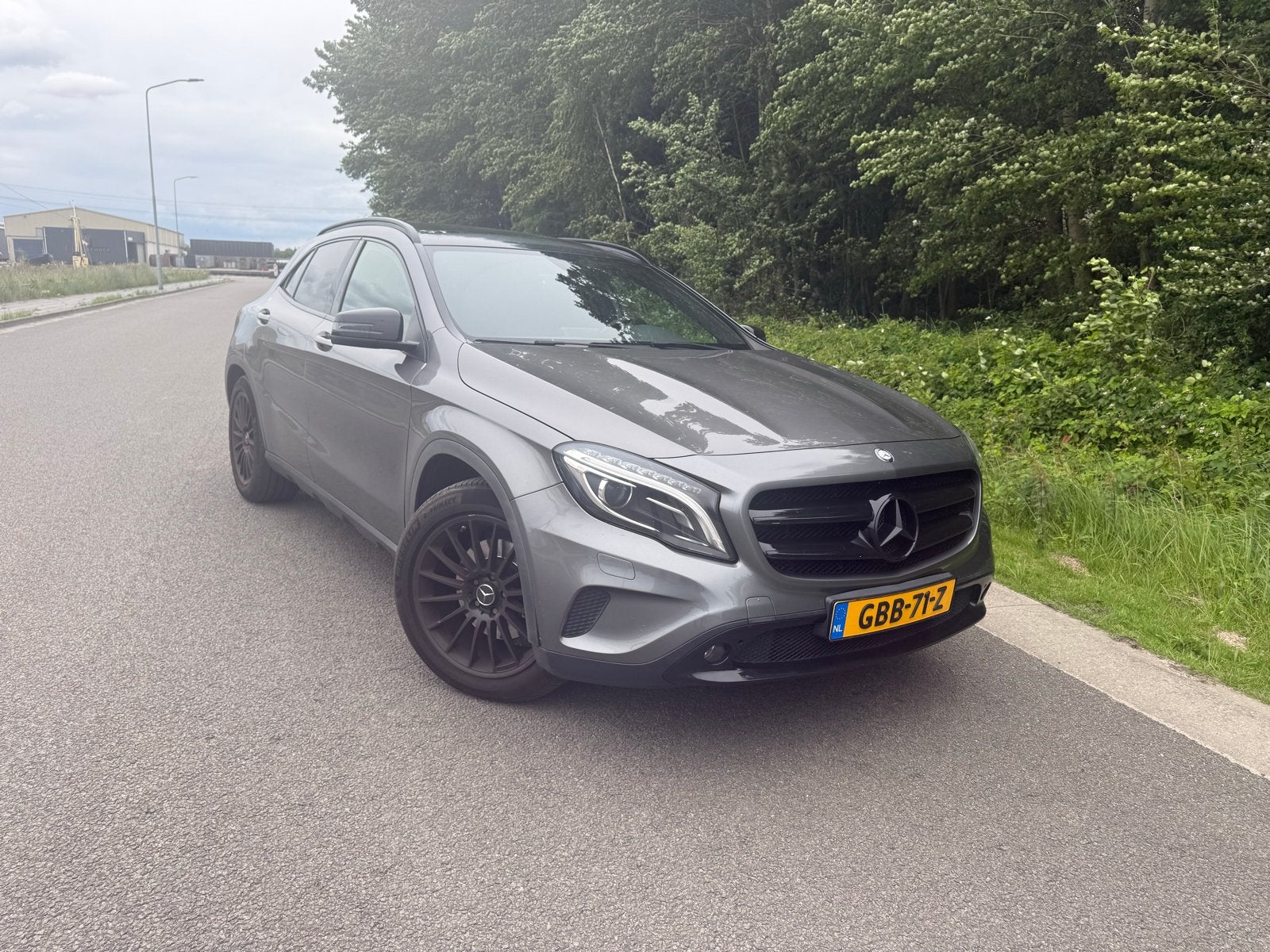Mercedes-Benz GLA 250 2014 Grijs 4 MATIC, Auto's, Automaat, 15 km/l, 1800 kg, Zwart