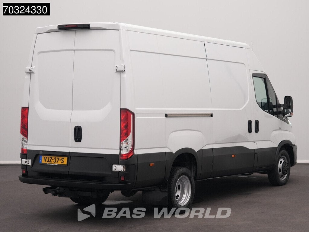Iveco Daily 35C18 3.0L Automaat Dubbellucht L2H2 3,5t Trekha, Auto's, Automaat, Stof, Gebruikt, Euro 6