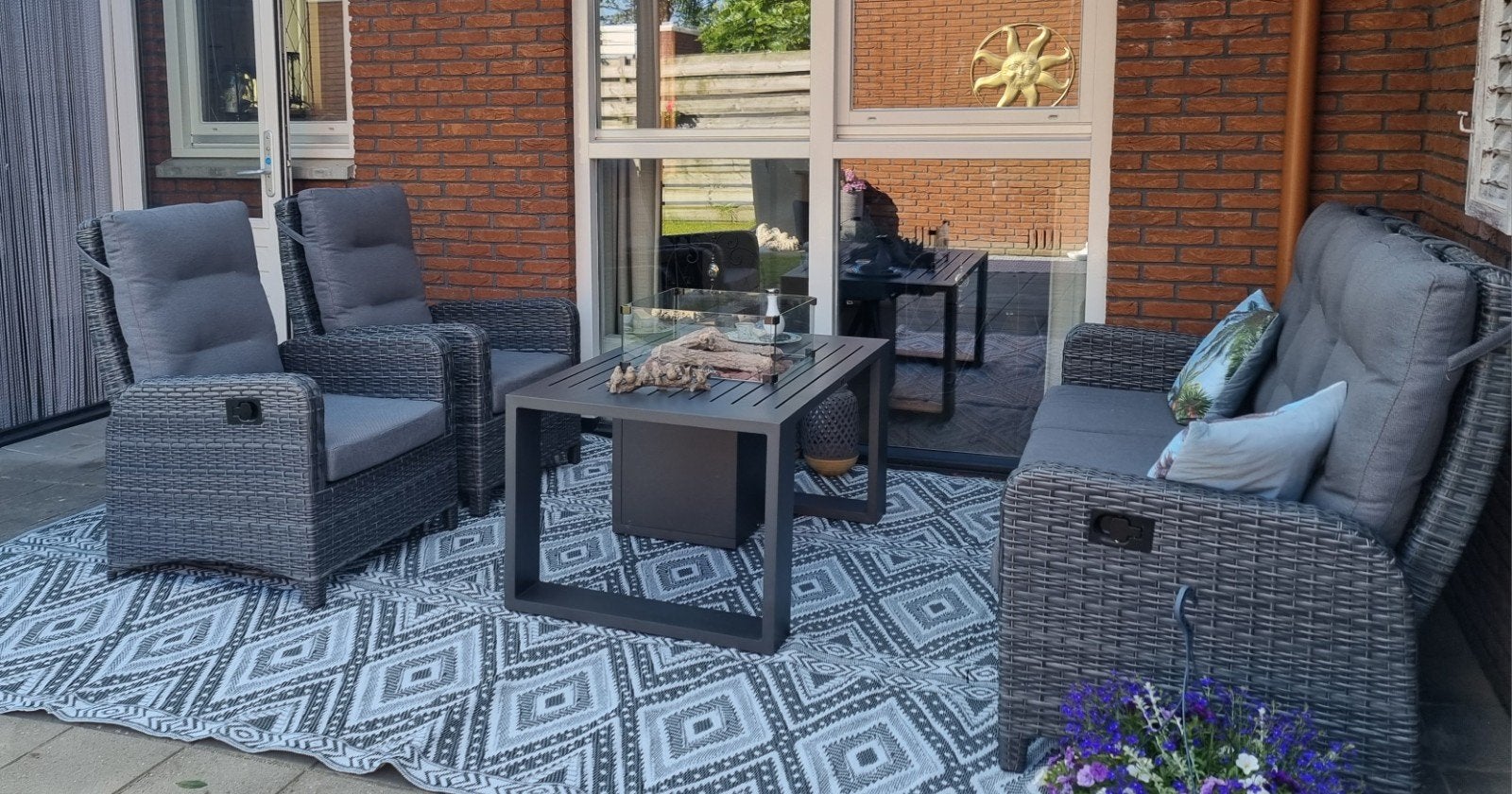 Luxe loungeset met vuurtafel - Zo goed als nieuw, Ophalen, 5 zitplaatsen, Bank, Zo goed als nieuw