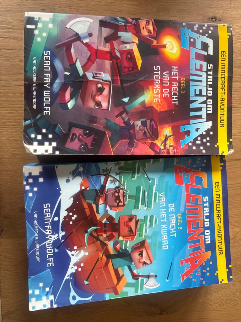 Elementia Minecraft Avontuur Boeken Deel 1 & 2, Boeken, Fantasy, Gelezen, Ophalen of Verzenden
