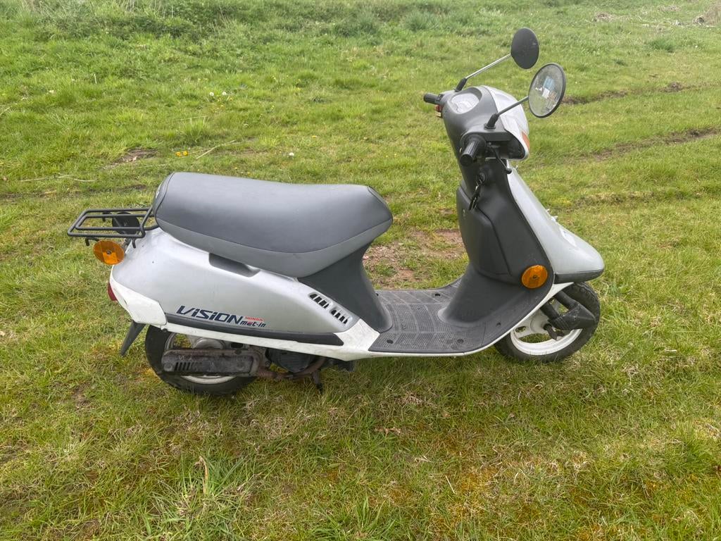 Honda vision, Fietsen en Brommers, Brommers | Honda, Zo goed als nieuw, Overige modellen, Ophalen of Verzenden