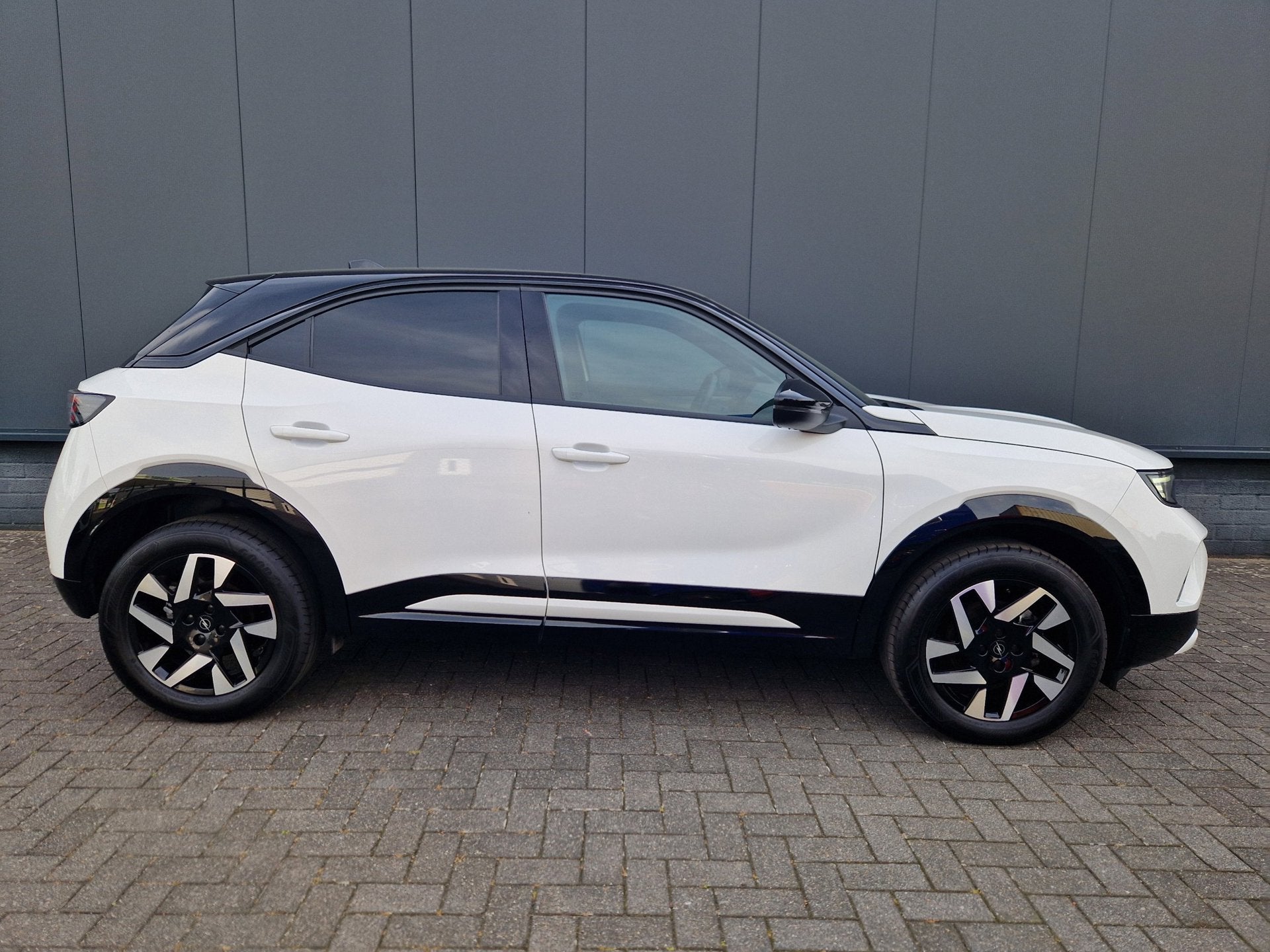 Opel Mokka 1.2 GS EAT8 Facelift 131PK /Led /Cruise /camera, Auto's, 12 maanden, Gebruikt, Zwart, 1199 cc