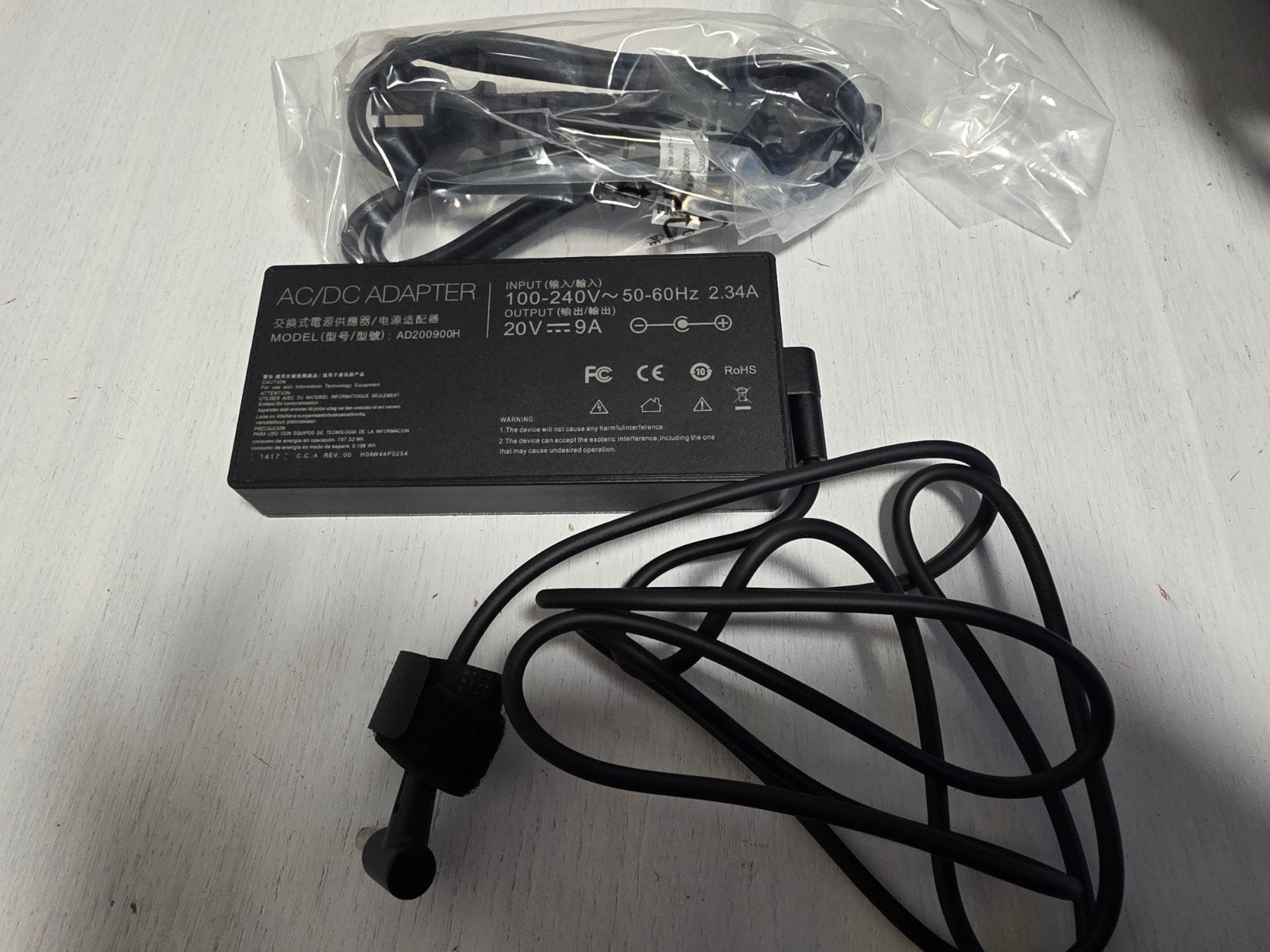 AC/DC Adapter 20V 9A - nieuw, Ophalen of Verzenden, Nieuw, Onbekend