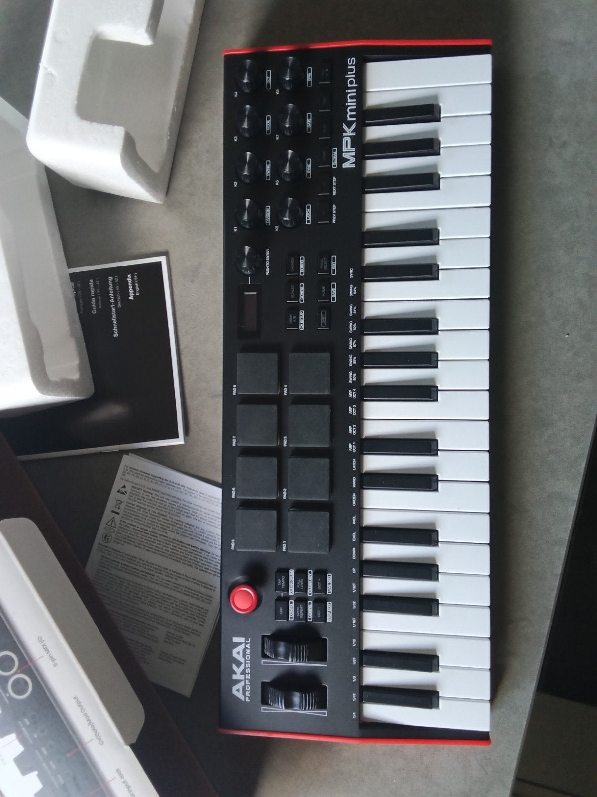 Akai MPK mini Plus, Ophalen of Verzenden, Zo goed als nieuw