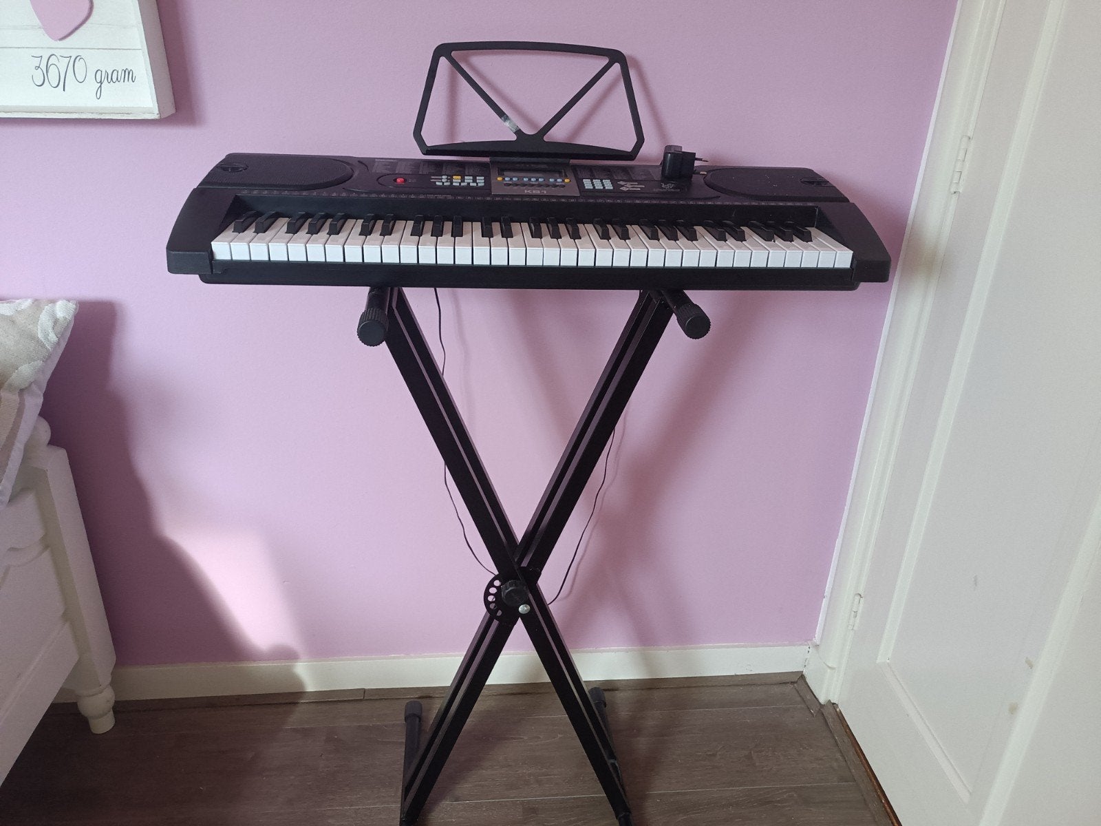 Max KB1 Keyboard met standaard, Muziek en Instrumenten, Keyboards, Gebruikt, Overige aantallen, Met standaard, Ophalen