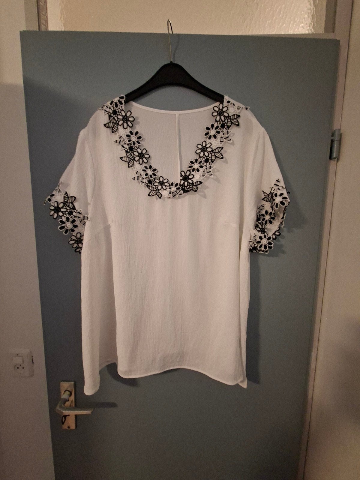 Witte blouse met borduursel, maat 3XL, Kleding | Dames, T-shirts, Wit, Maat 46/48 (XL) of groter, Ophalen of Verzenden, Zo goed als nieuw