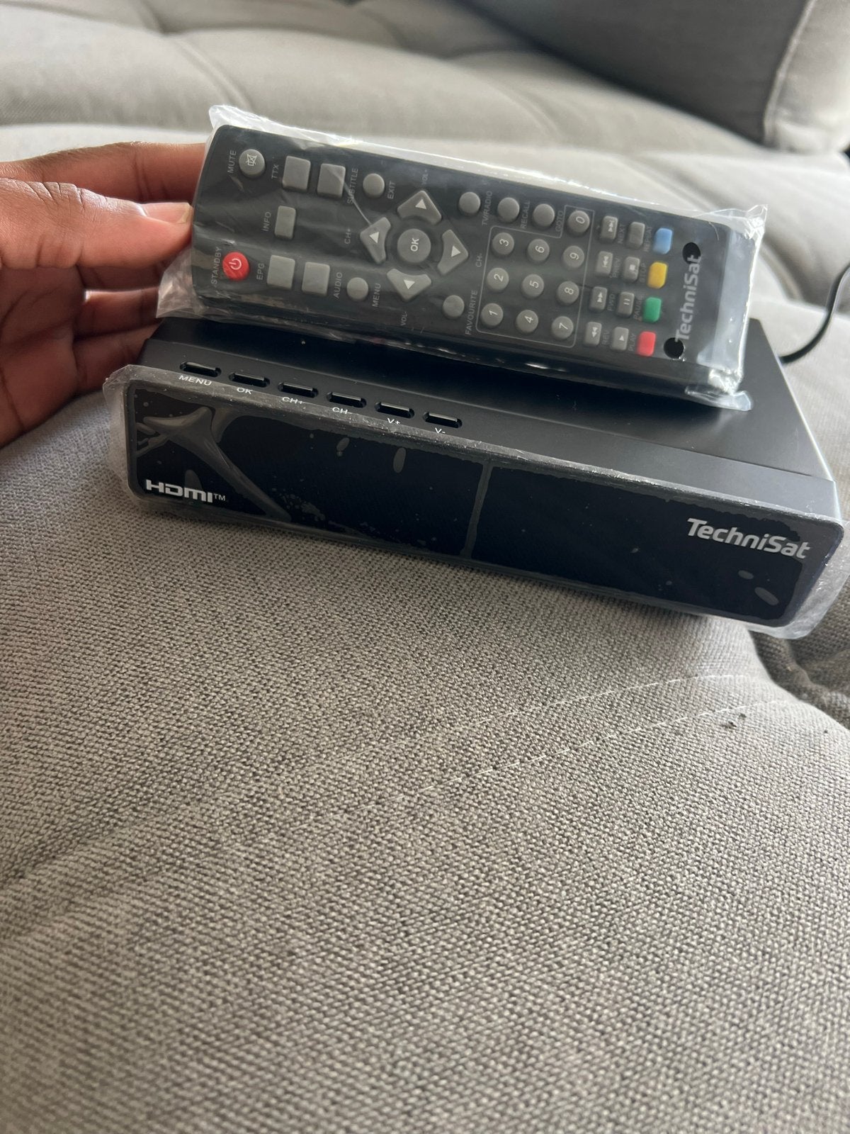 TechniSat HD-S 210 HDTV-Sat-Receiver met afstandsbediening, Ophalen of Verzenden, Nieuw, Decoder