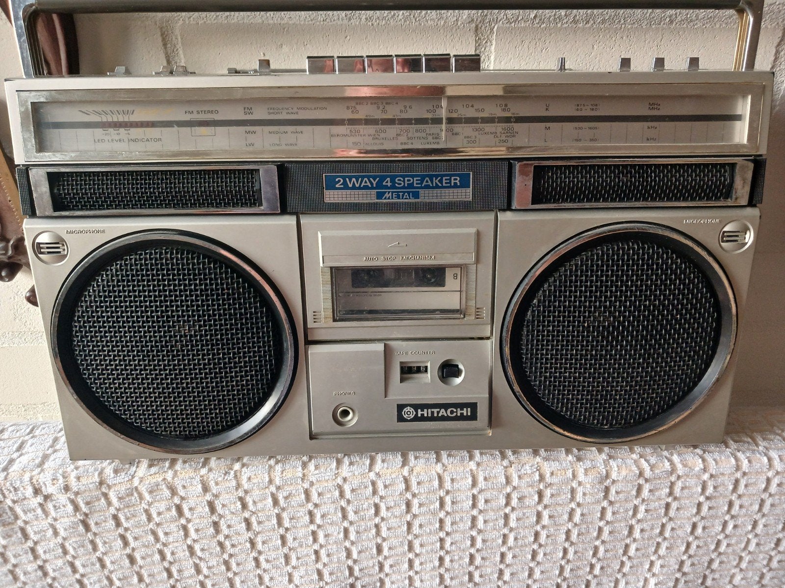 Hitachi TRK 7250 E Boombox - Radio en Cassette Functioneel, Ophalen of Verzenden, Gebruikt, 1 bandje