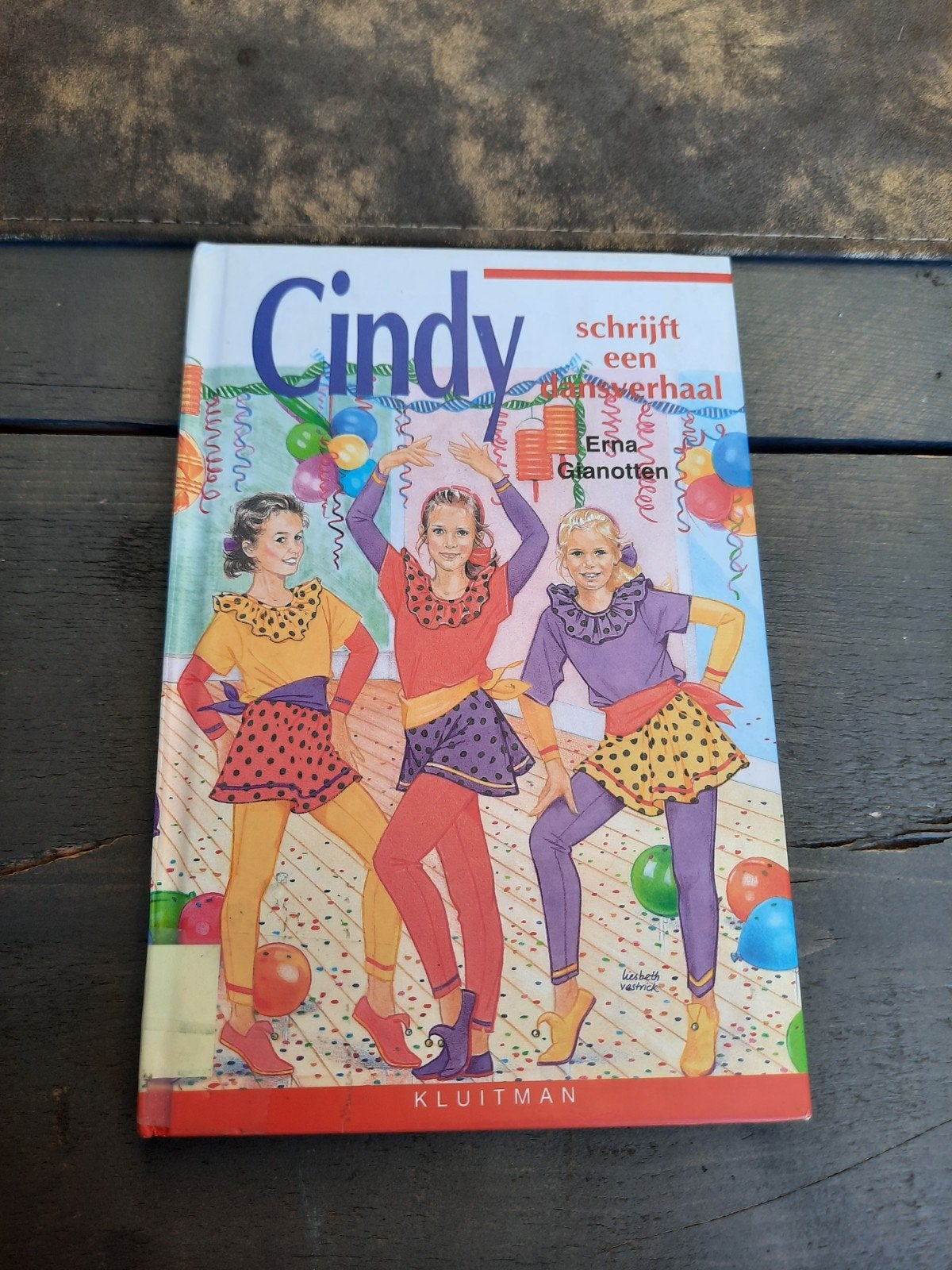 Cindy schrijft een dansverhaal - Erna Gianotten (Kinderboek), Ophalen of Verzenden, Gelezen, Erna Gianotten, Fictie algemeen