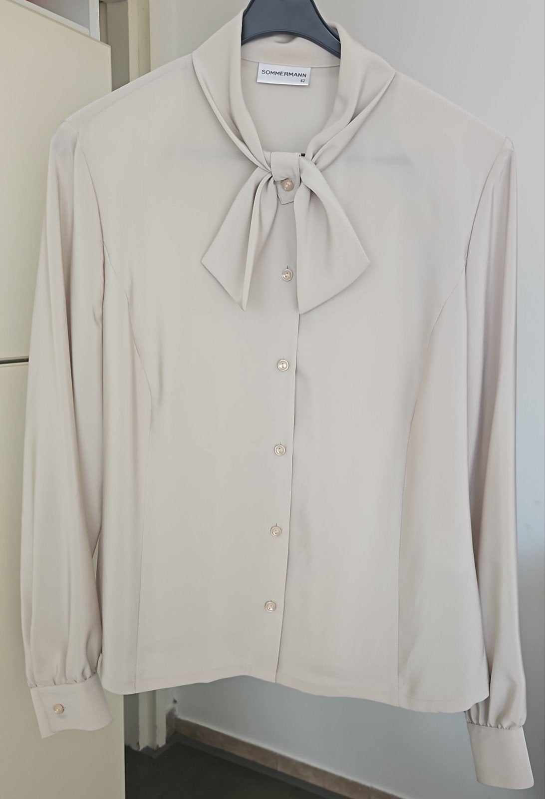 blouse van sommermann met strik maat 42, Kleding | Dames, Ophalen of Verzenden, Zo goed als nieuw, Maat 42/44 (L)