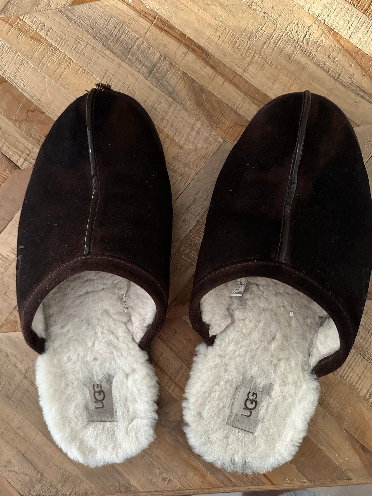 Ugg pantoffels, bruin, maat 45, Ophalen of Verzenden, Gedragen, Bruin, Pantoffels of Sloffen