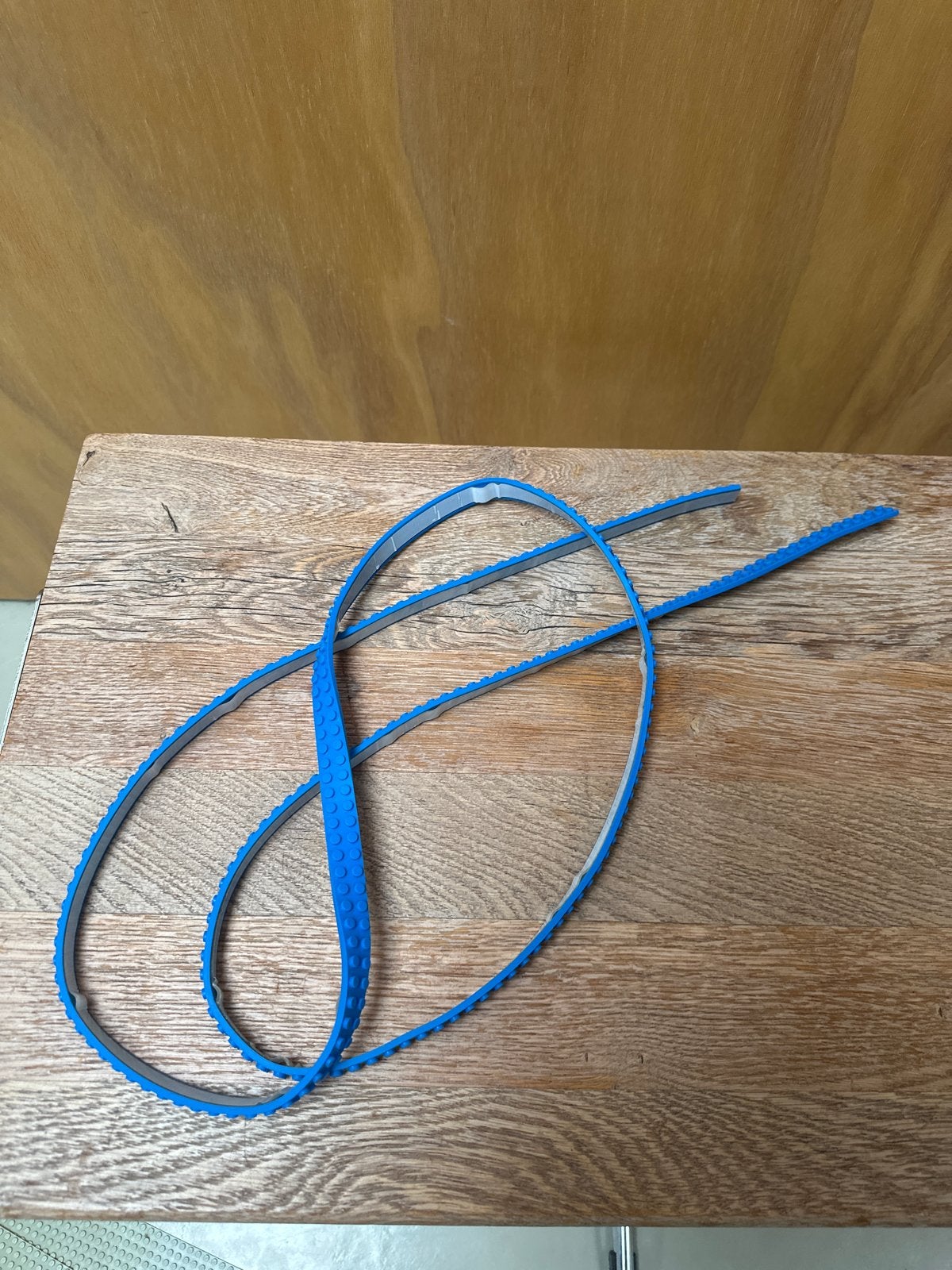 Blauwe rubberen band met noppen - Lego compatibel, Ophalen of Verzenden, Gebruikt, Overige merken