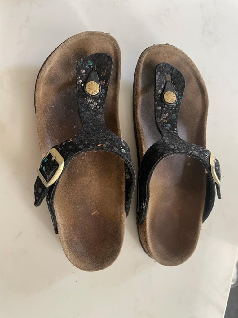 Birkenstock teenslippers zwart met glitters maat 35, Gebruikt, Meisje, Overige typen, Ophalen of Verzenden