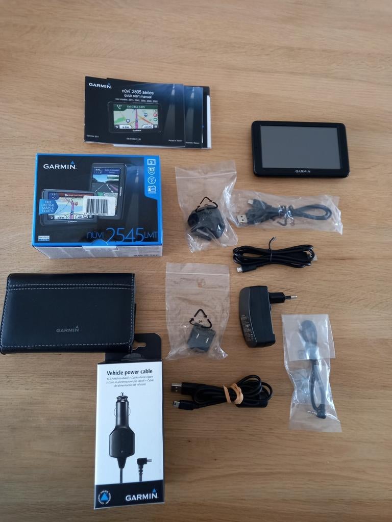 Garmin nüvi 2545LMT Navigatiesysteem met accessoires, Ophalen of Verzenden, Zo goed als nieuw