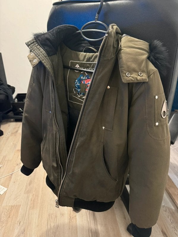 Moose Knuckles Original Ballistic Neoshear Bomber Jacket new, Ophalen, Nieuw, Maat 52/54 (L), Groen