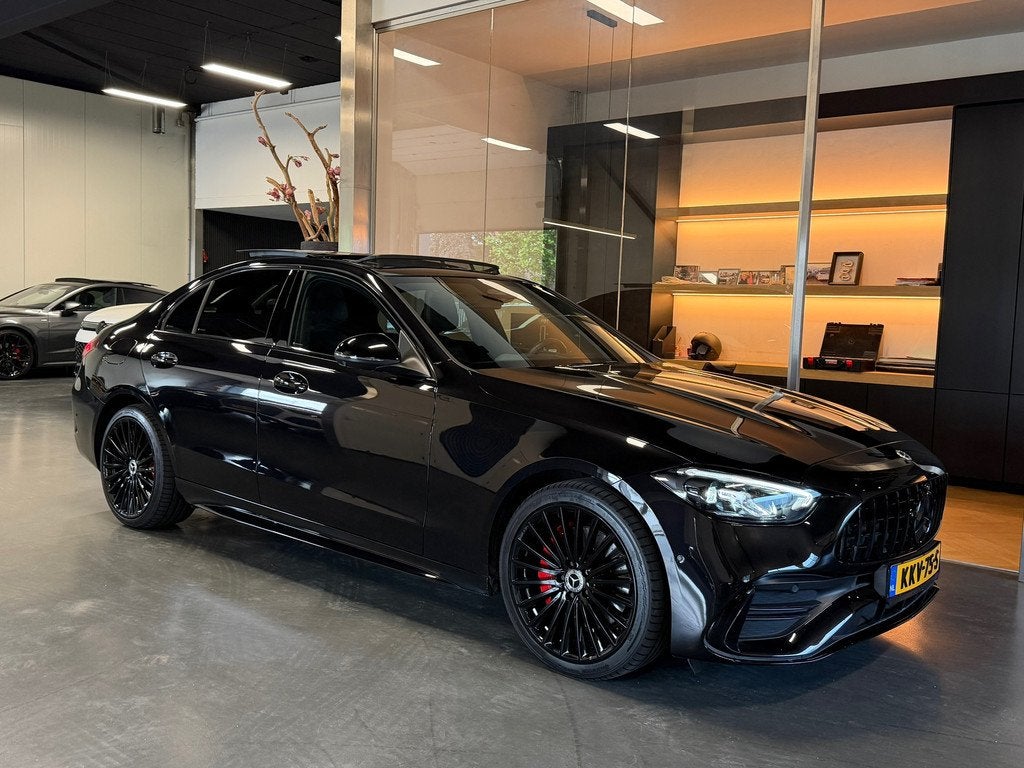 Mercedes-Benz C-klasse 300 e AMG Night Pano Memory 360Cam. D, Auto's, Automaat, 4 cilinders, 167 km/l, Zwart