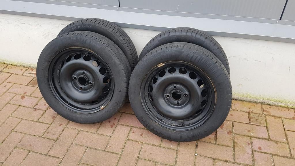 Zomerbanden Aygo Citroen C1 Peugeot 108 165/60/15, Gebruikt, 15 inch, Banden en Velgen, Ophalen of Verzenden