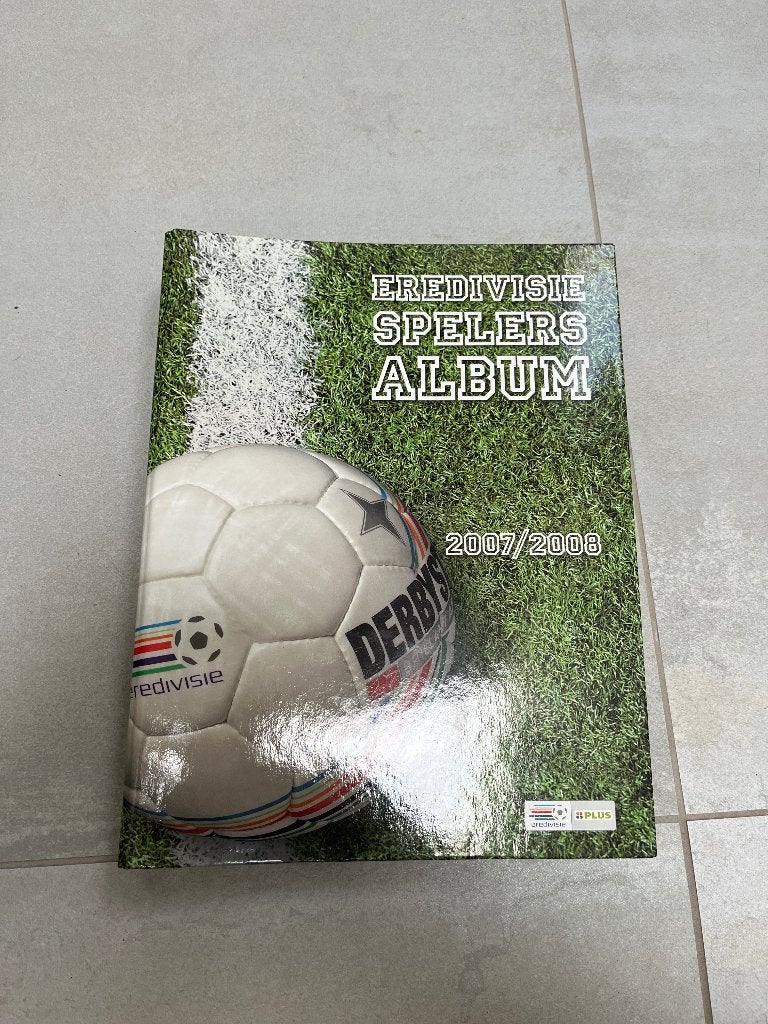 Voetbal stickerboek 2007-2008, Ophalen of Verzenden, Zo goed als nieuw, Overige binnenlandse clubs, Boek of Tijdschrift