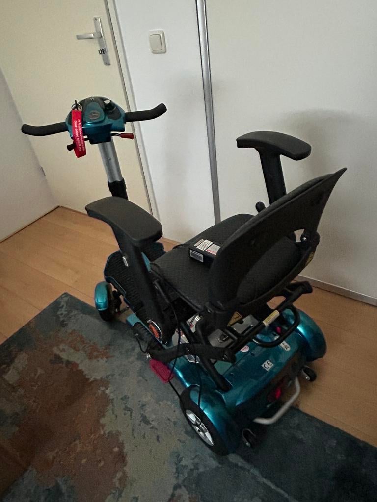 Mango Bobby Blue Deluxe 3W opvouwbare scootmobiel, Ophalen, 10 km/u of minder, Zo goed als nieuw, Mango