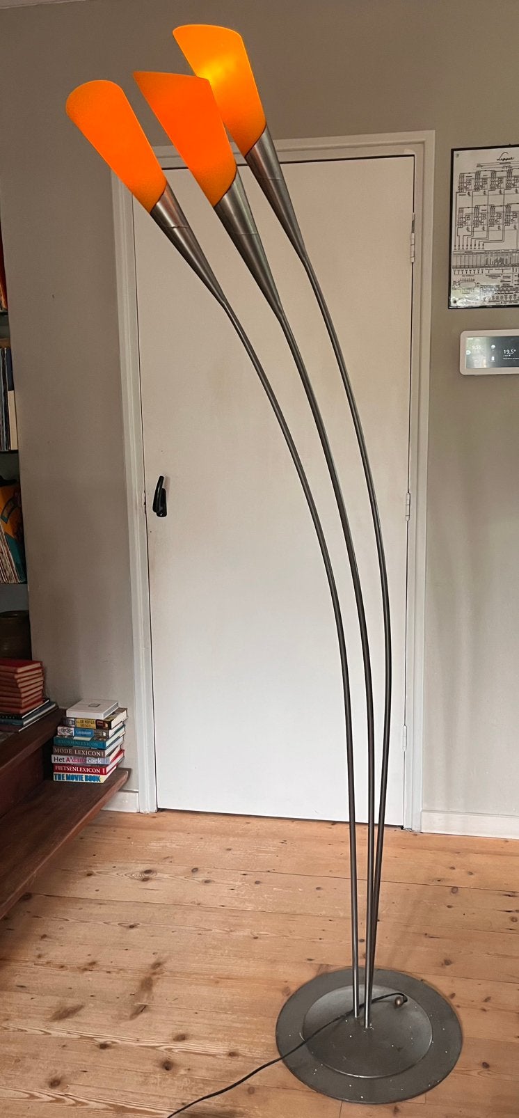 Vintage Vloerlamp met 3 Oranje Kappen - Stijlvolle Booglamp, Ophalen, Gebruikt, Gekocht bij Bebop, Metaal