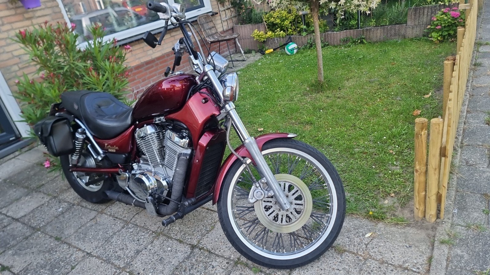 Suzuki Intruder VS800 - Klassieke Chopper, Cardan-aandrijving, 2 cilinders, Gebruikt, Particulier