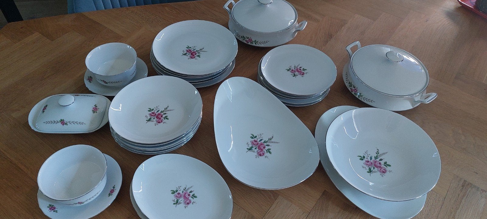 compleet Eschenbach servies, Ophalen