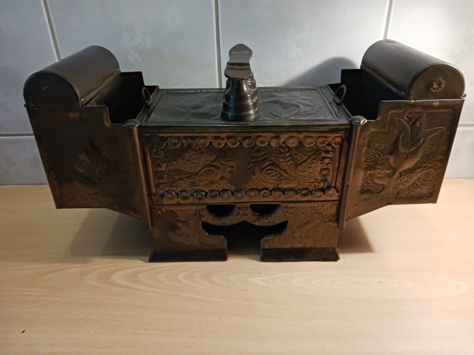 metalen schoenenpoets koffertje met koperen beslag, Antiek en Kunst, Curiosa en Brocante, Ophalen
