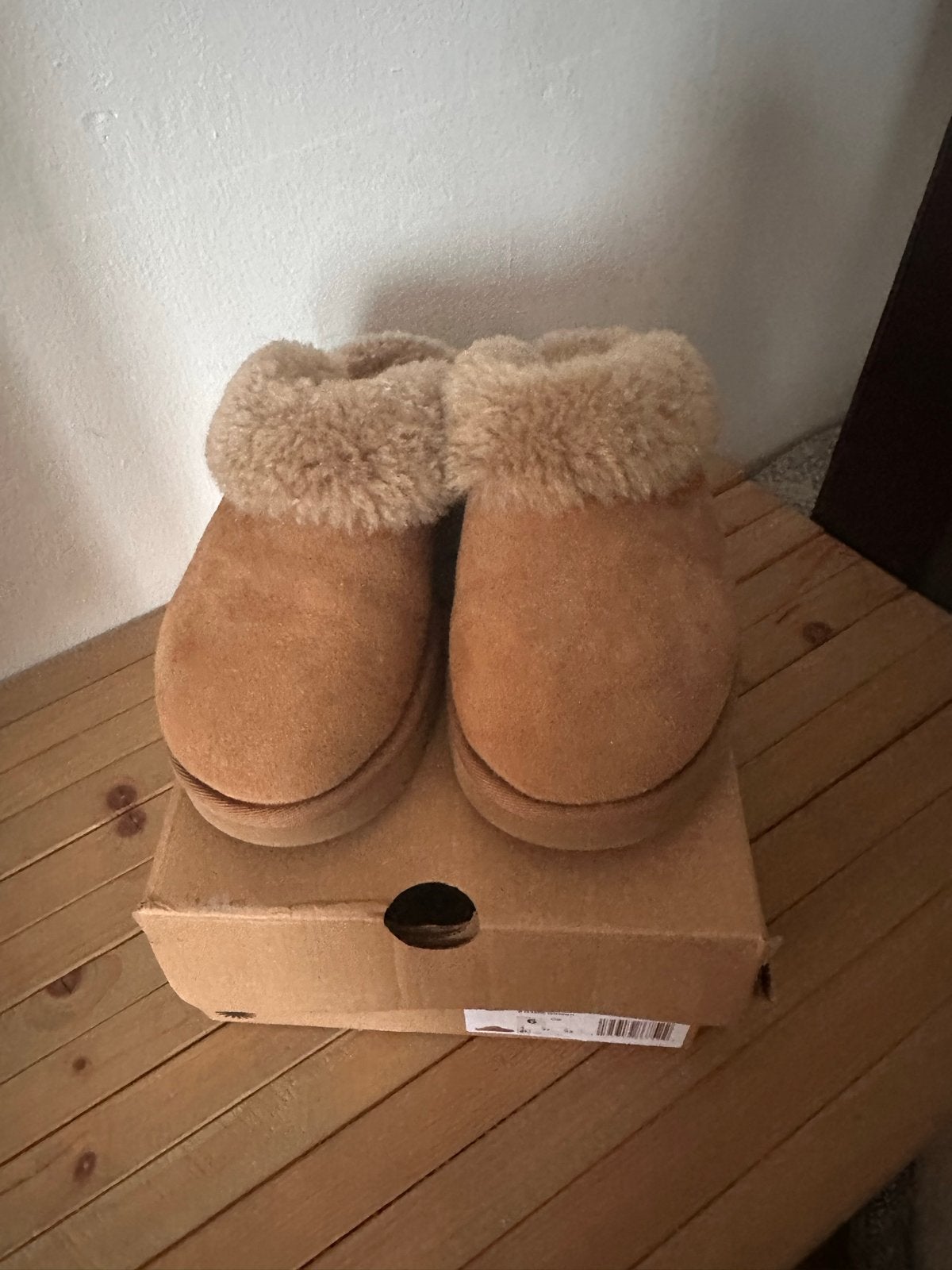 Ugg Slippers Pantoffel dames cognac 37 Zo goed als nieuw, Ophalen of Verzenden, Zo goed als nieuw, Bruin, Pantoffels of Sloffen