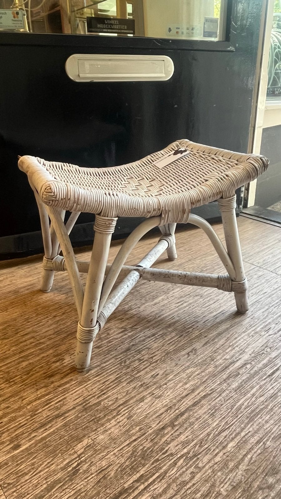Wit rotan voetenbankje krukje kattenbankje vintage, Ophalen, Minder dan 50 cm, Gebruikt, Vintage