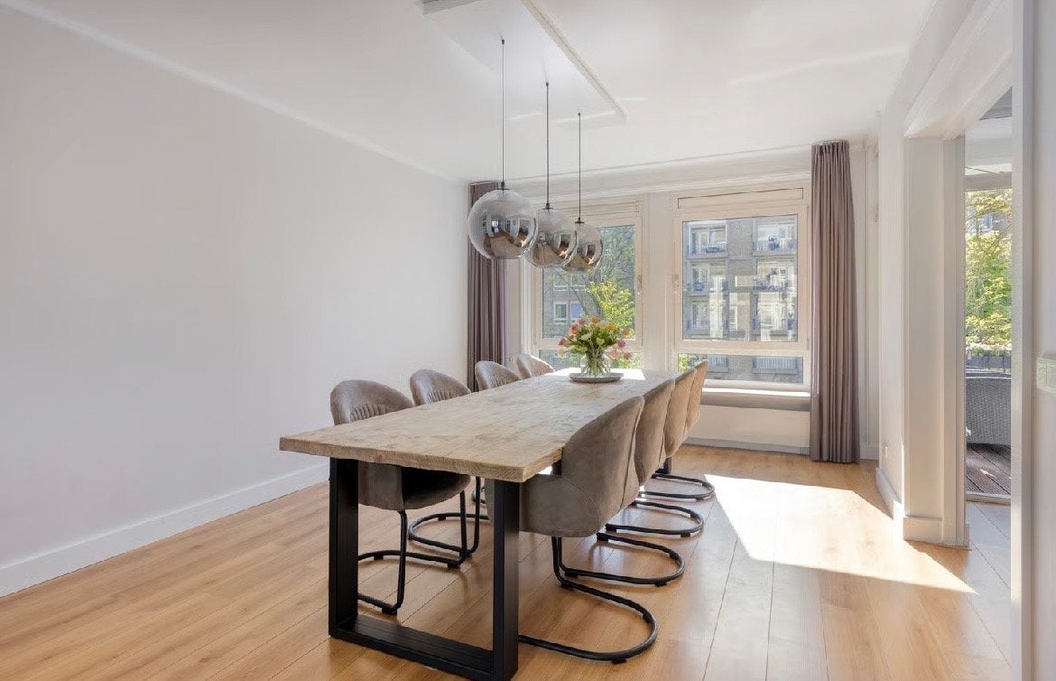 Robuuste eettafel van massief hout met metalen onderstel, Huis en Inrichting, Ophalen, 200 cm of meer, 50 tot 100 cm, Zo goed als nieuw