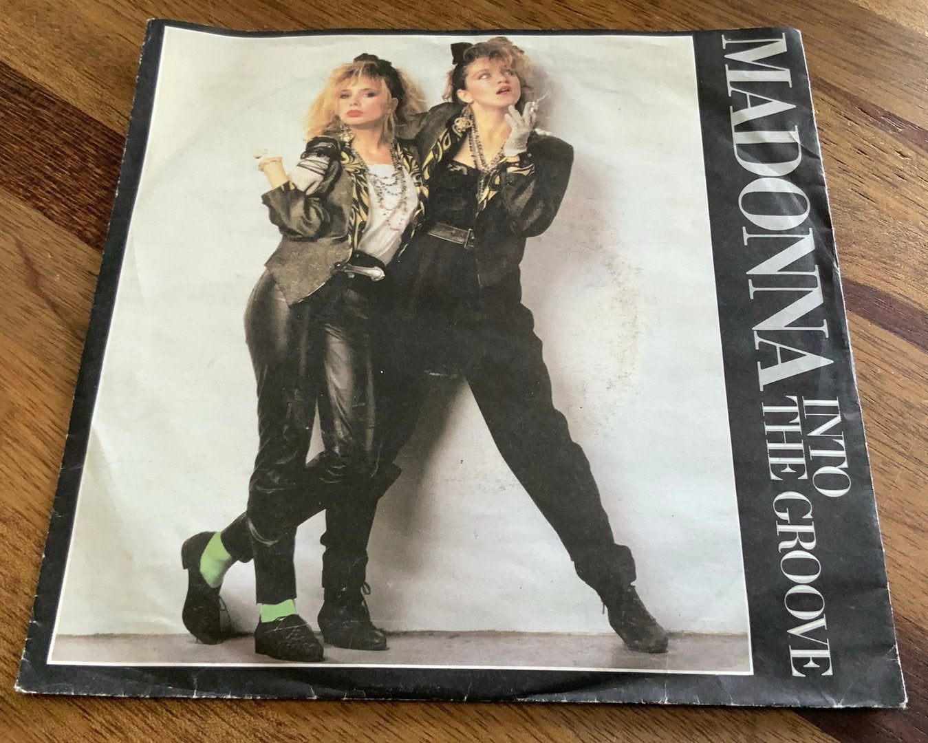 VINYL 7” SINGLE MADONNA INTO THE GROOVE 1985 SIRE RECORDS DE, Gebruikt, Verzenden, Filmmuziek en Soundtracks, 7 inch
