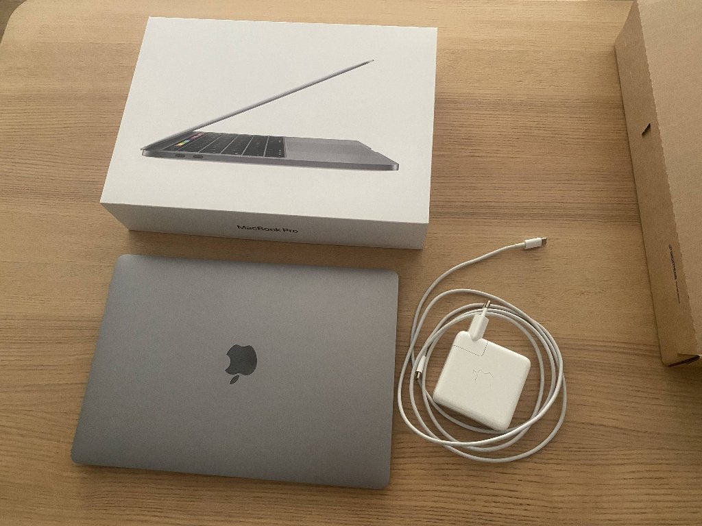 Apple MacBook Pro 13" inch 2019, 8GB / 250 GB met doos!, Computers en Software, Apple Macbooks, MacBook Pro, 256 GB, Qwerty, 8 GB