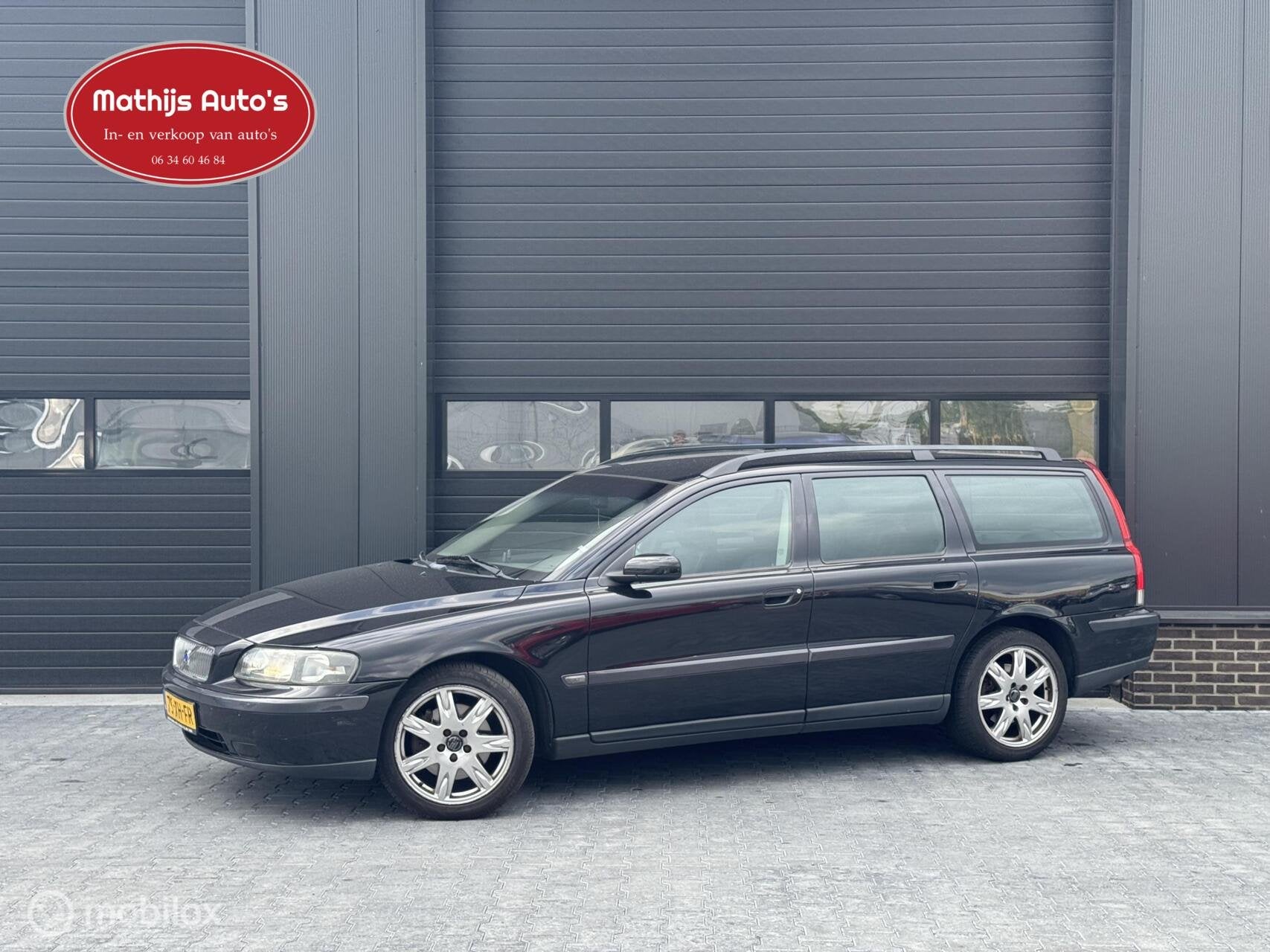 Volvo V70 2.0T Edition I Automaat! Goed onderhouden!, Automatische klimaatregeling, 1984 cc, 179 pk, Zwart
