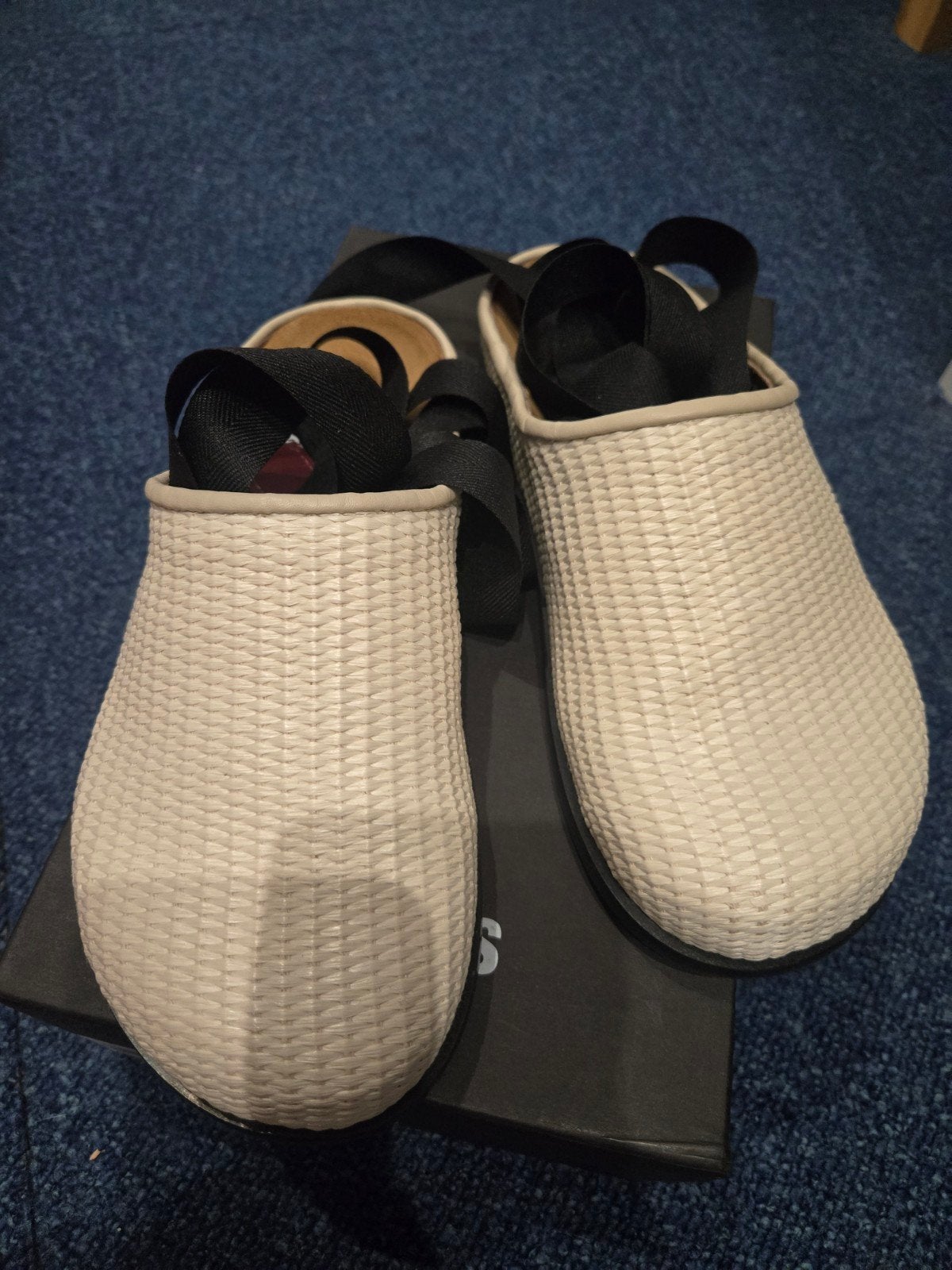 Alohas muiltjes raffia leer met strikband maat 38 nieuw, Alohas, Ophalen of Verzenden, Nieuw, Sandalen of Muiltjes