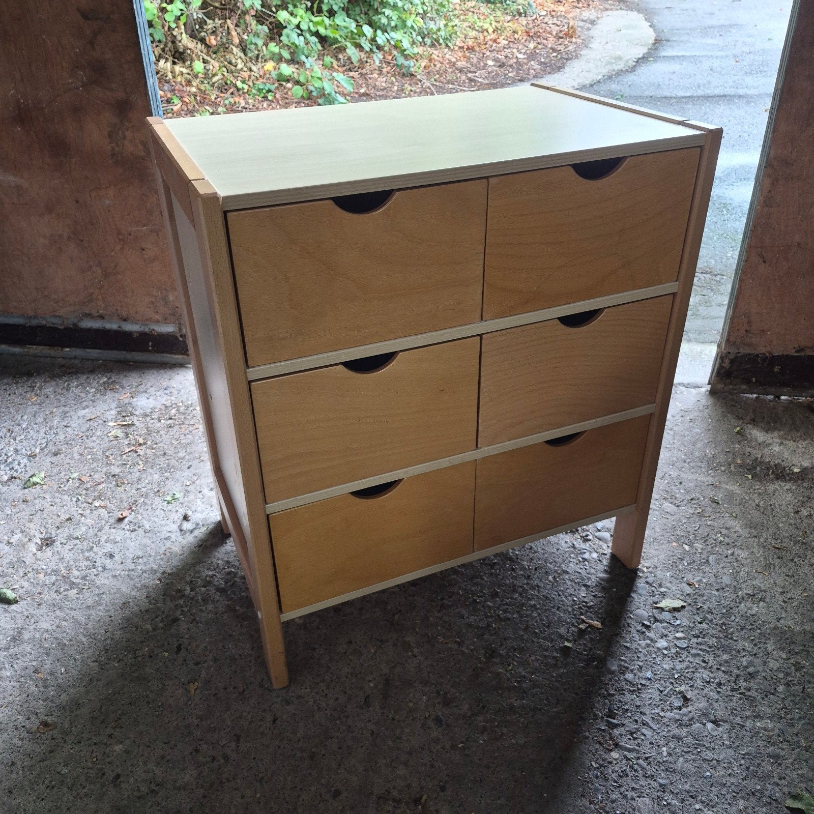 Foto 2 van Nette schoolkast met 6 grote lades
