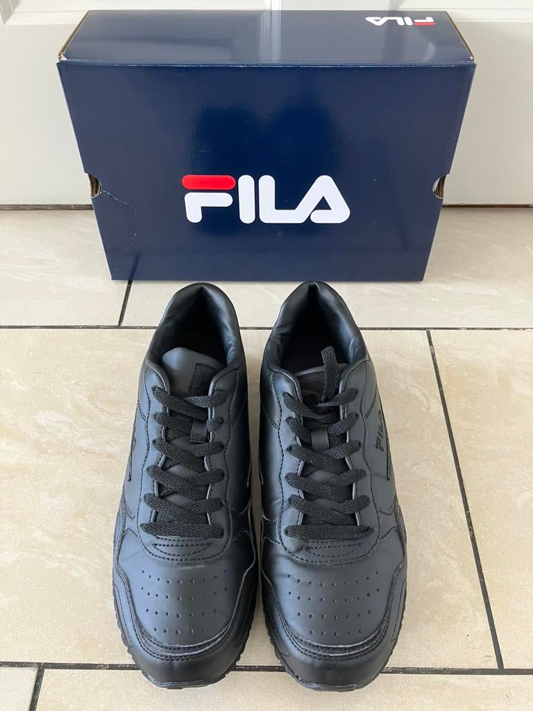 Zo goed als nieuwe Fila sneakers zwart, maat 43!, Zwart, Ophalen of Verzenden, Sneakers of Gympen, Zo goed als nieuw