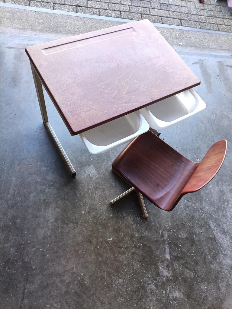 Vintage school bureau., Ophalen, Gebruikt, 75 cm of meer, 60 cm of meer