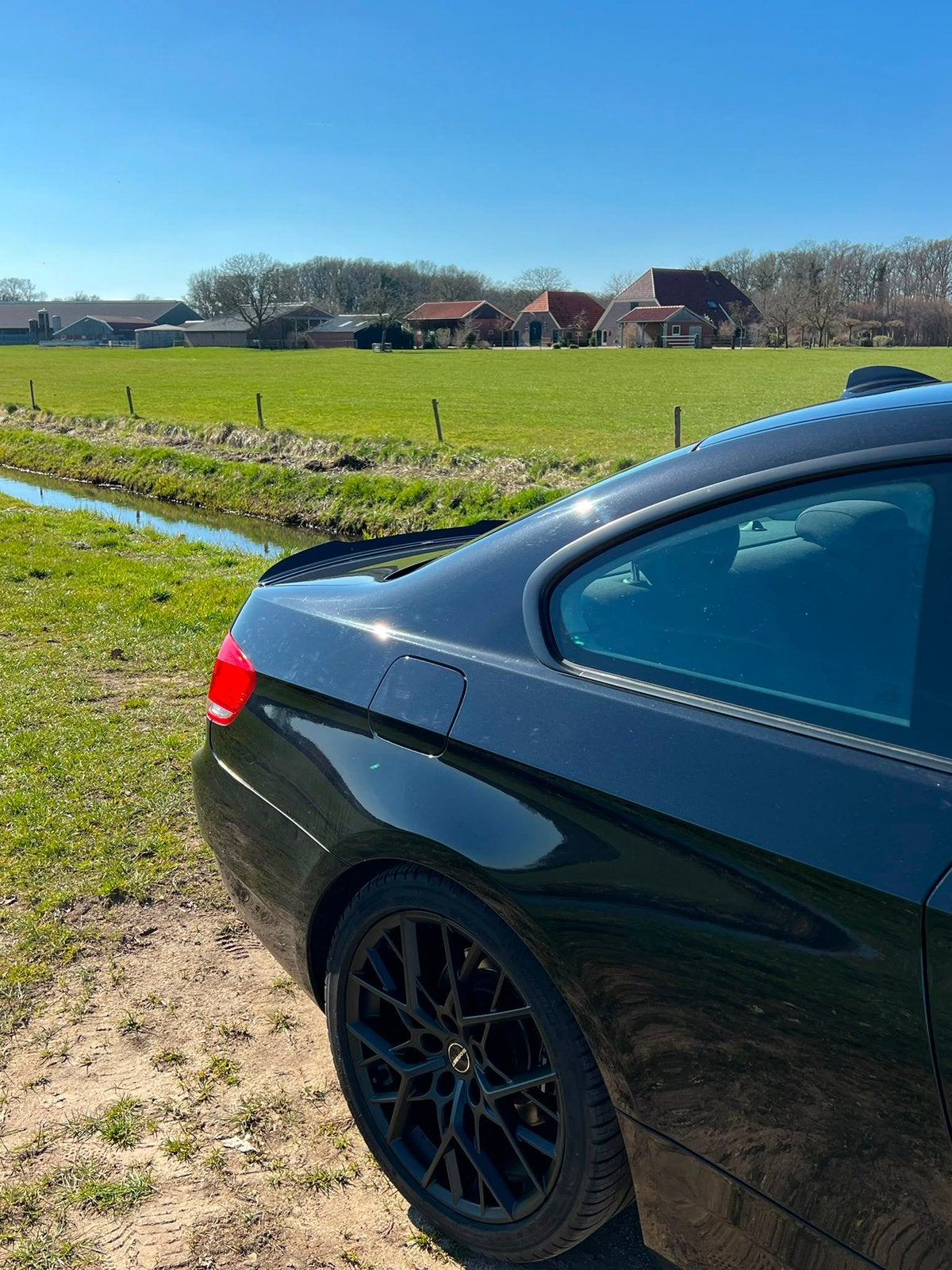 BMW 3-Serie 2.0 I 120KW 2009 Zwart, Achterwielaandrijving, 1995 cc, 4 cilinders, 4 stoelen