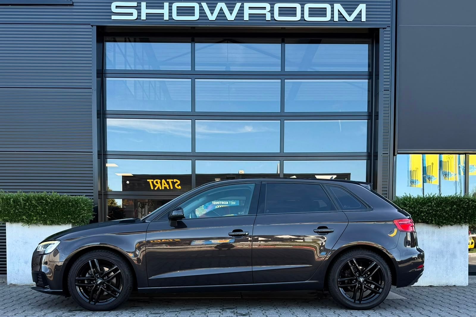 Audi A3  110 PK, NL Auto, PDC, Navi, Black Pack, Auto's, Audi, Voorwielaandrijving, Parkeersensor, Zwart, 4 cilinders