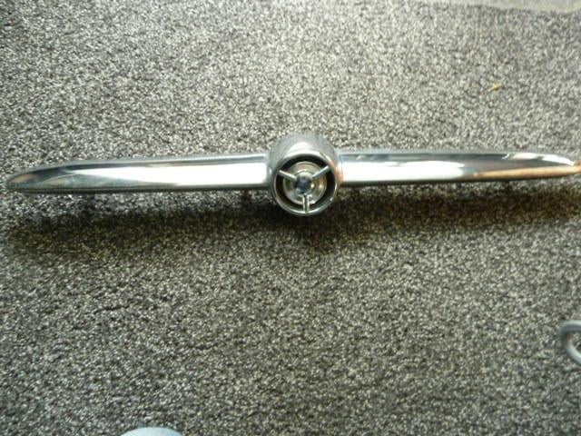 1955 Buick Grille Ornament Emblem, Auto-onderdelen, Carrosserie en Plaatwerk, Gebruikt, Voor, Buick, Ophalen of Verzenden