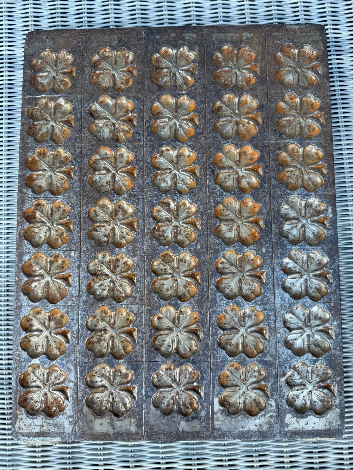 Antieke chocoladevorm klavertje vier, Ophalen of Verzenden