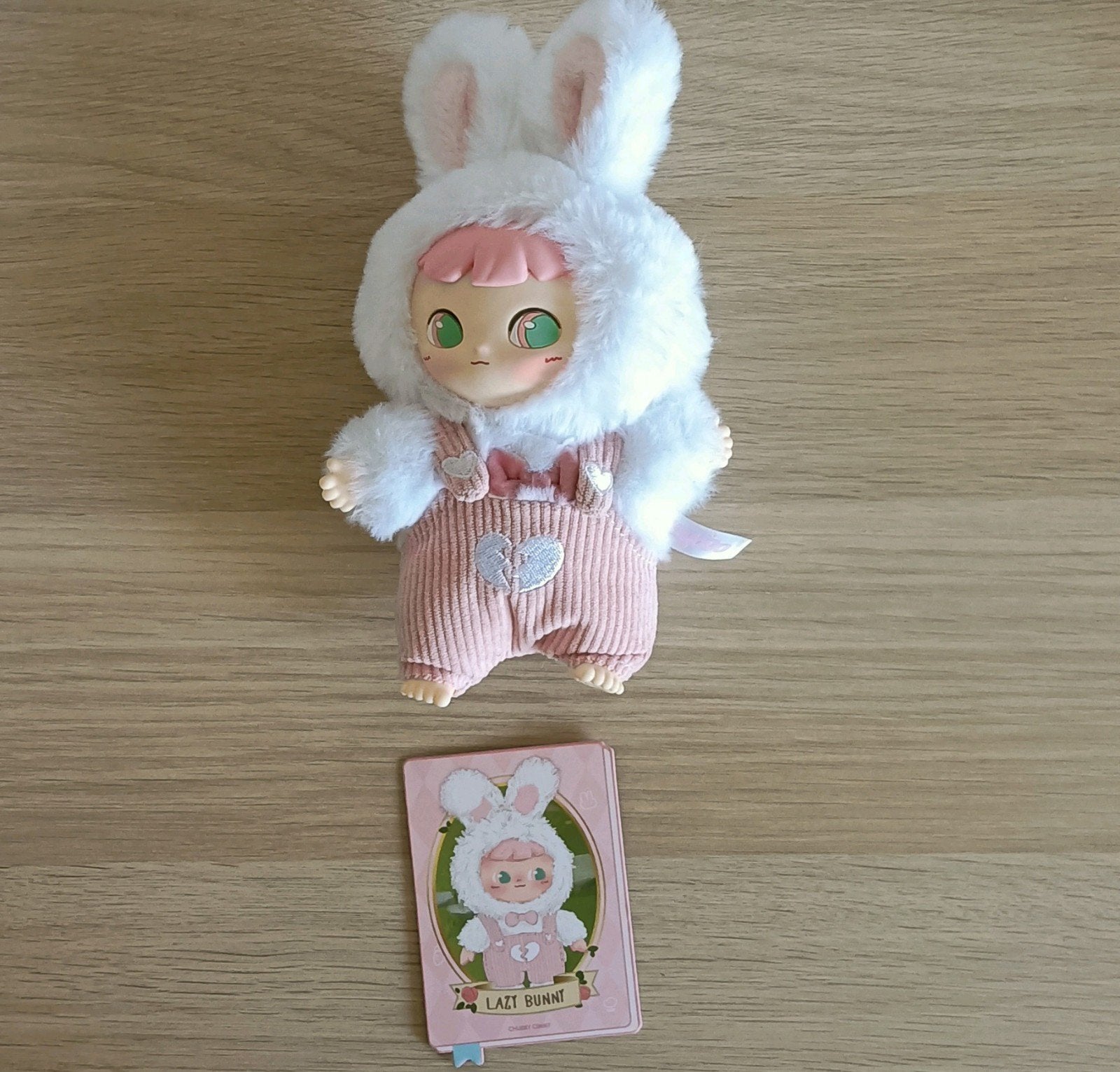 miniso hidden wooo blindbox figuur lazy bunny, Verzamelen, Poppetjes en Figuurtjes, Ophalen of Verzenden, Zo goed als nieuw