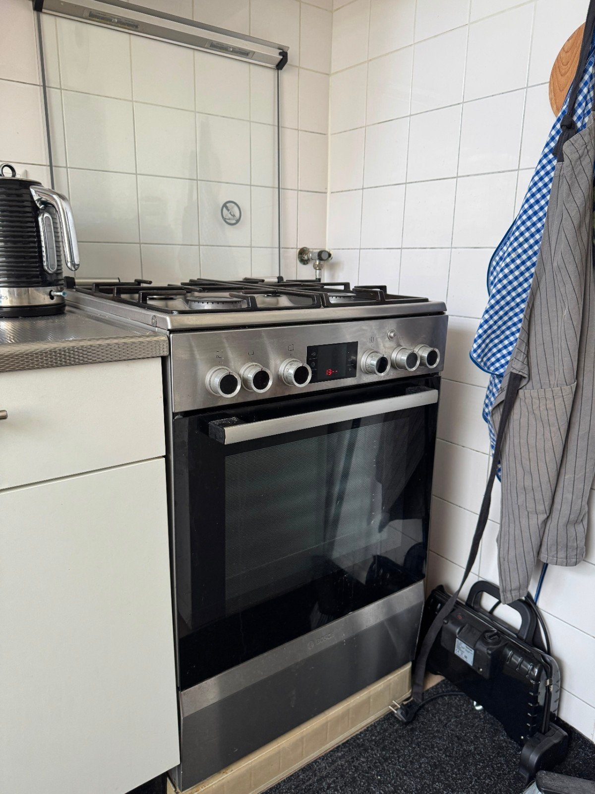 Bosch gasfornuis, Ophalen, Gebruikt, 4 kookzones, Gas