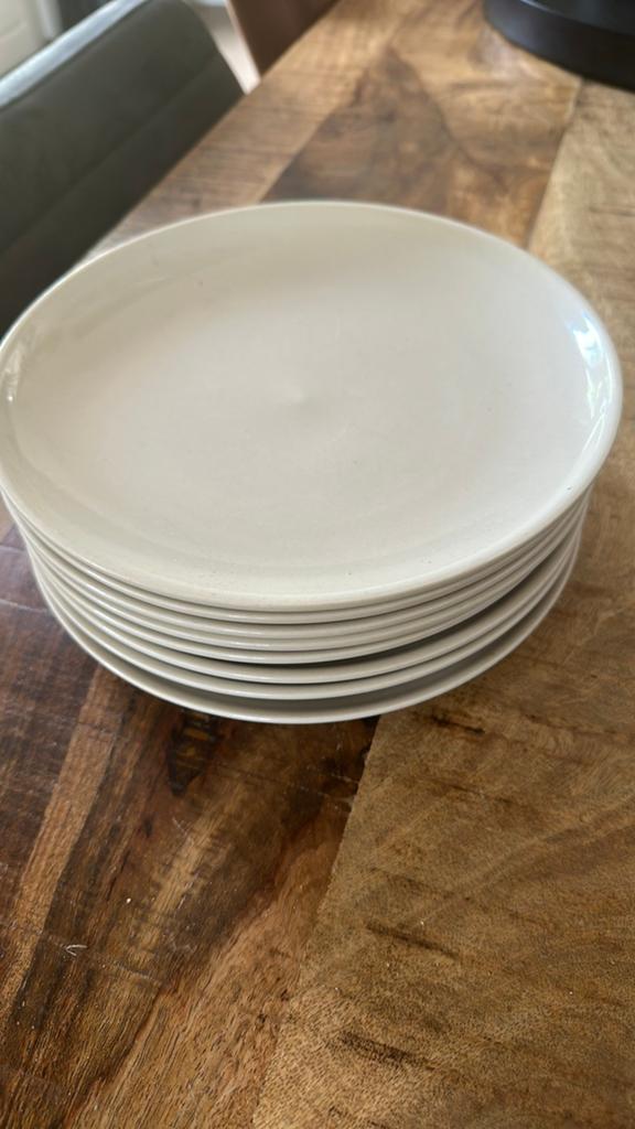 Set van 8 cremekleurige ontbijtborden, Ophalen of Verzenden, Gebruikt, Bord(en)