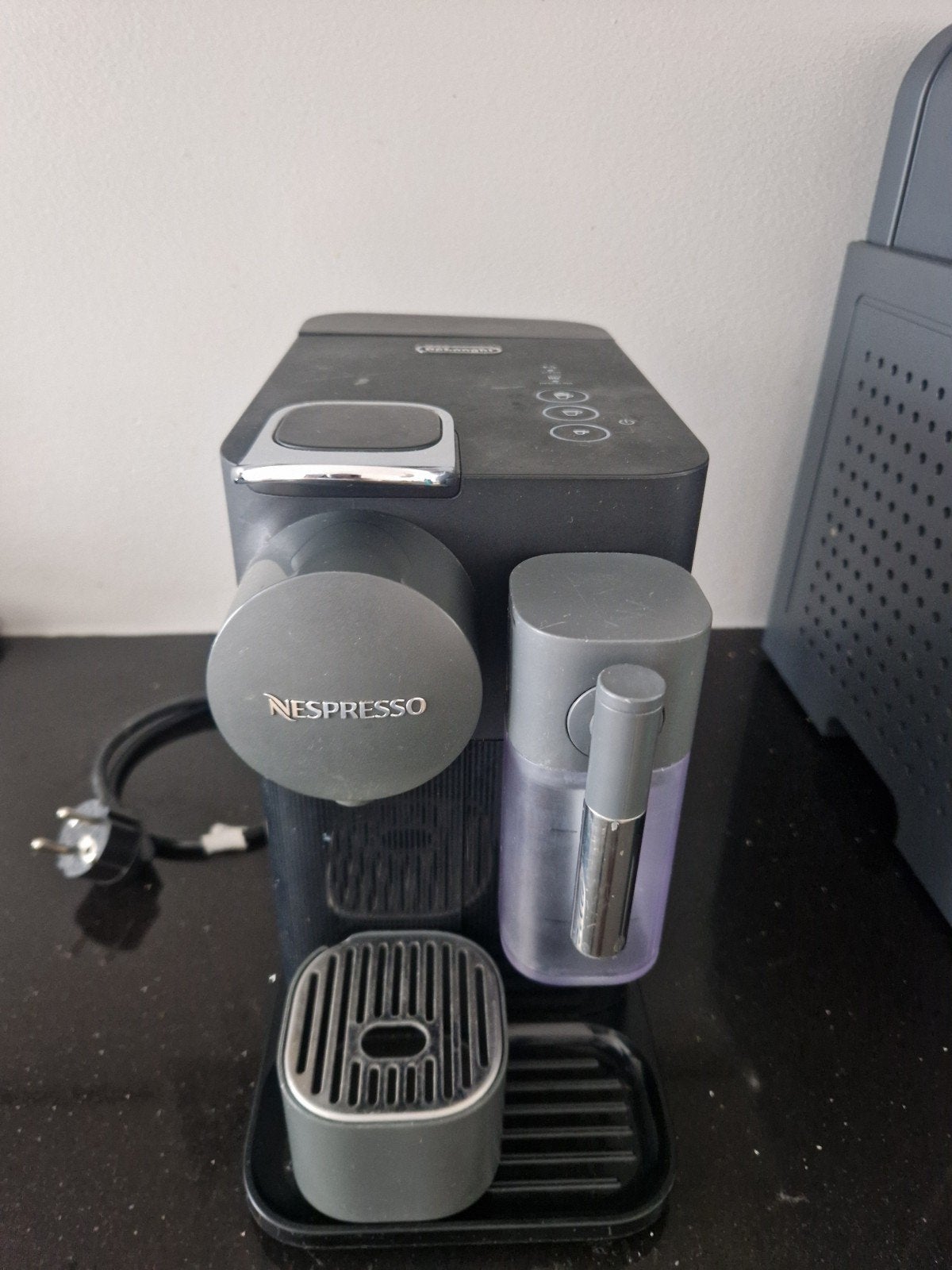 De'Longhi Nespresso Vertuo Next Koffiemachine Zwart, Gebruikt, Koffiemachine, Ophalen of Verzenden, 2 tot 4 kopjes