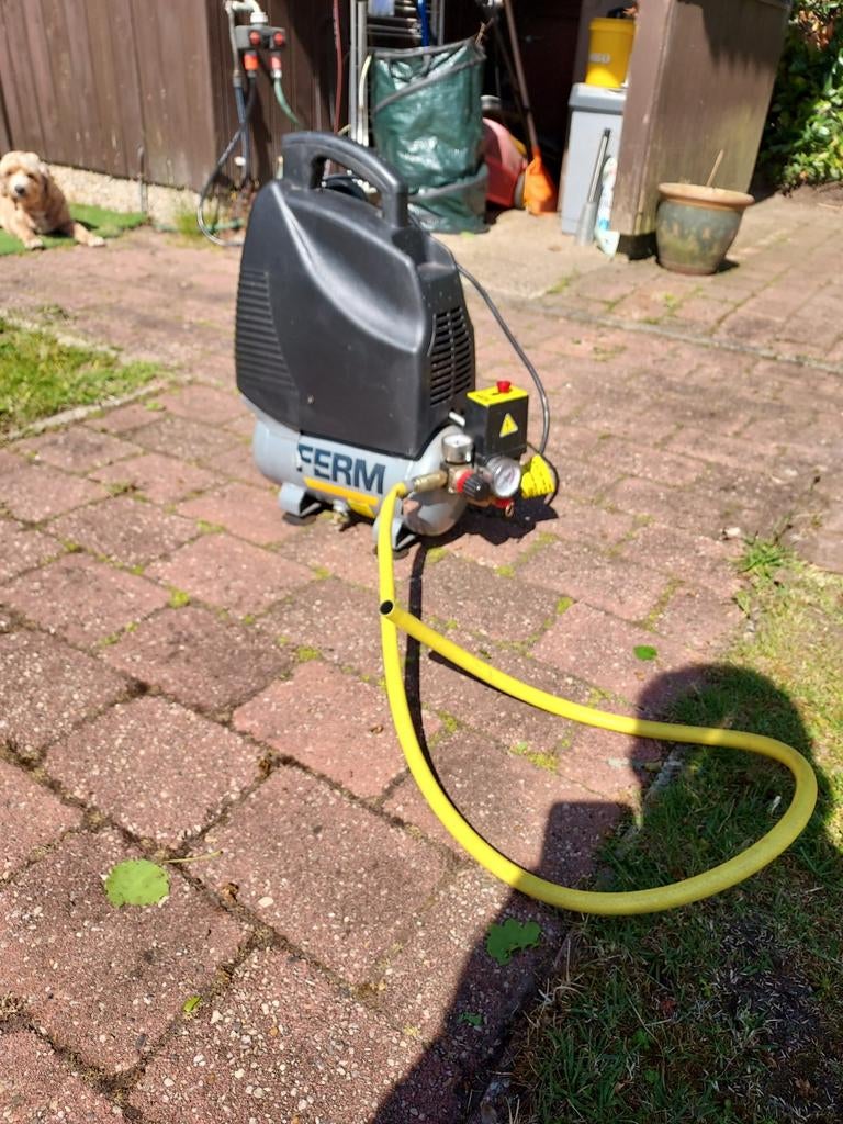 FERM Compressor - Compact en Krachtig, Gebruikt, 6 tot 10 bar, Ophalen of Verzenden, Minder dan 200 liter/min