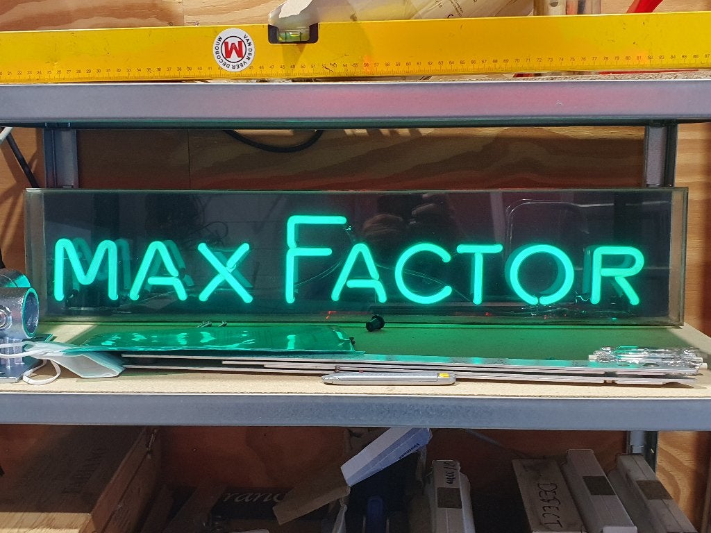 max factor neon reclame, Verzamelen, Ophalen of Verzenden, Gebruikt, Lichtbak of (neon) lamp
