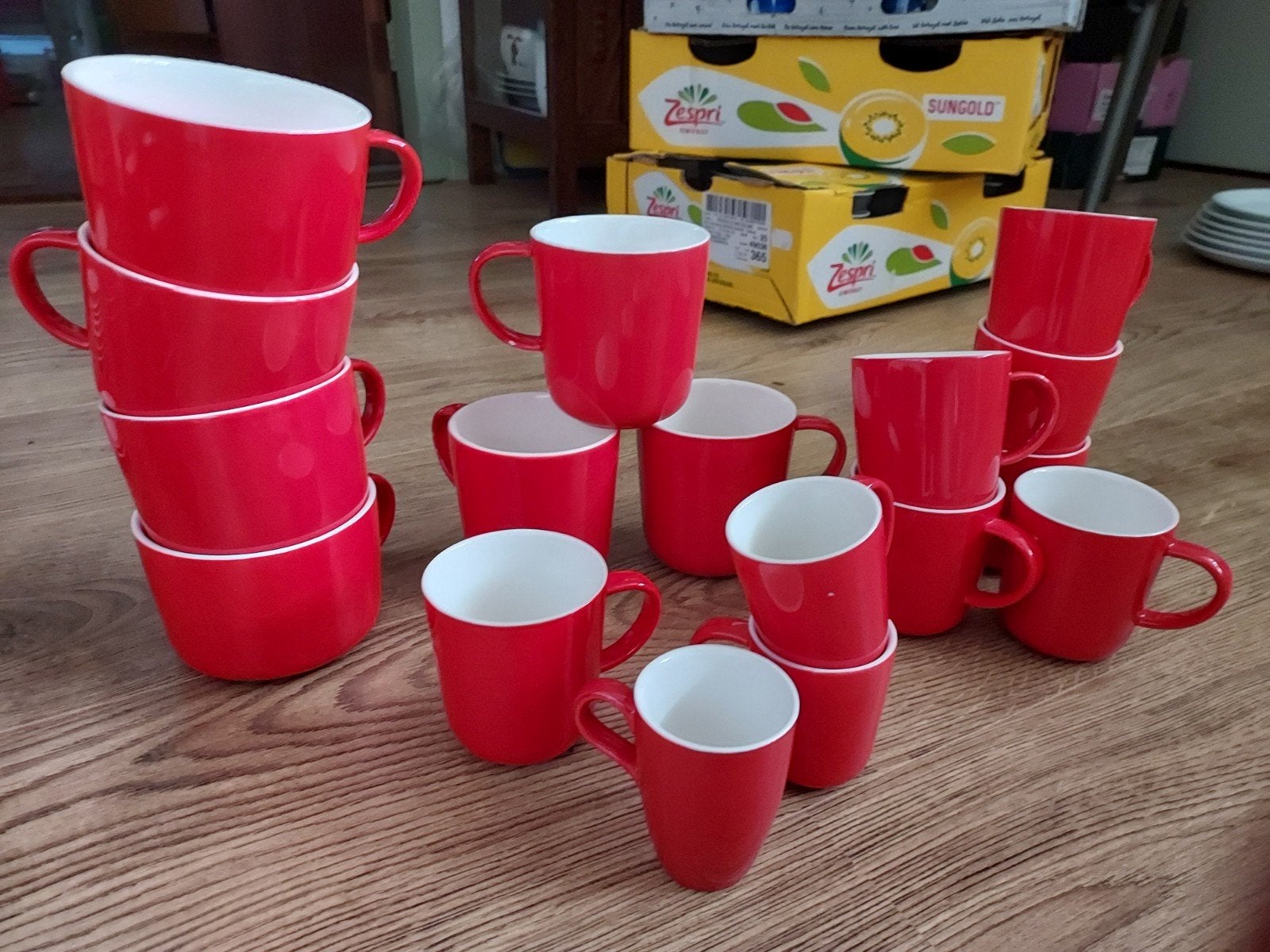 Hema ceramic rood servies, Ophalen, Keramiek, Overige stijlen, Schaal of Schalen